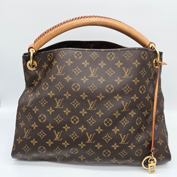Louis Vuitton Handbags - Authentic Louis Vuitton Artsy MM #4234M